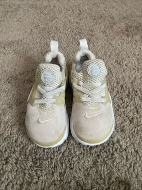 Nike Presto low Kids Cream and White Breathable Slip-On Sneakers